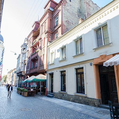 Apartamenty Lesi Ukrainky 17 Lviv Bagian luar foto