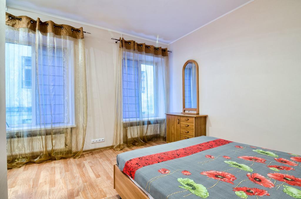 Apartamenty Lesi Ukrainky 17 Lviv Ruang foto