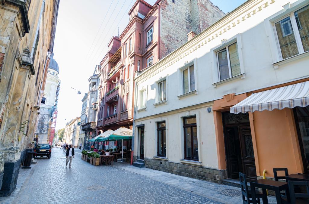 Apartamenty Lesi Ukrainky 17 Lviv Bagian luar foto
